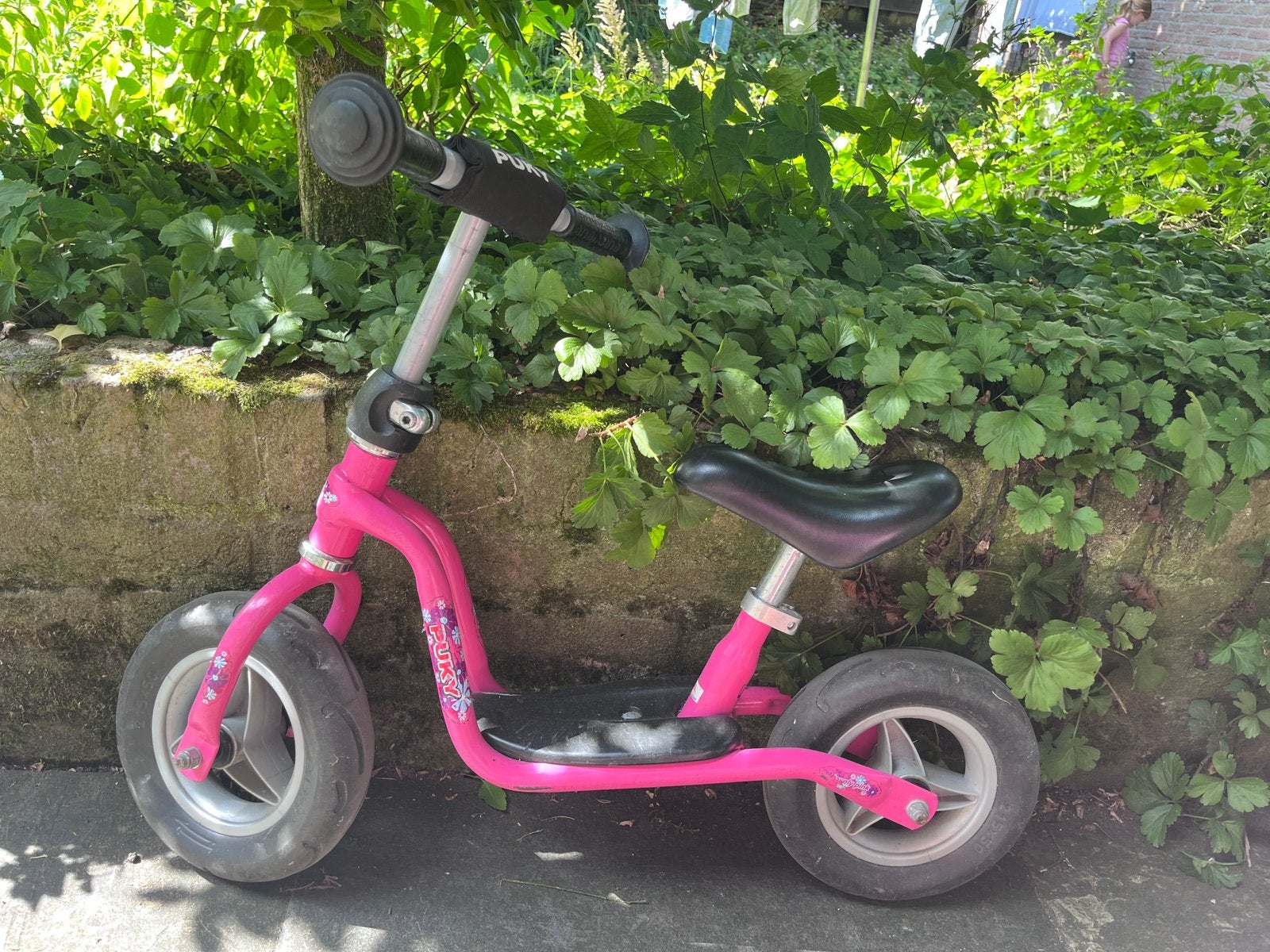 Puky loopfiets roze klein, Ophalen of Verzenden, Gebruikt, Loopfiets