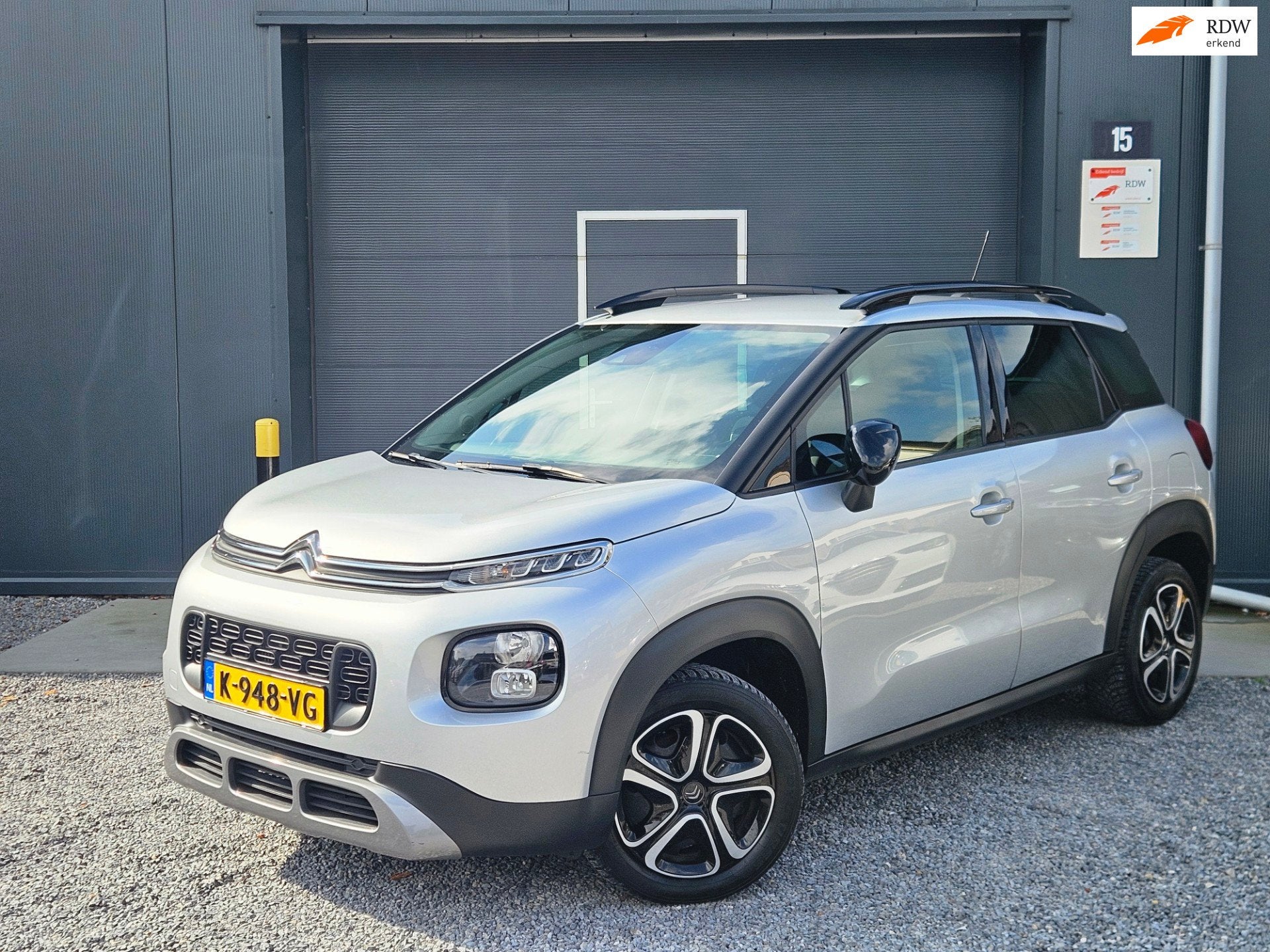 Citroen C3 Aircross 1.2 PureTech S&S Shine, Auto's, Voorwielaandrijving, Gebruikt, 1199 cc, 49 €/maand