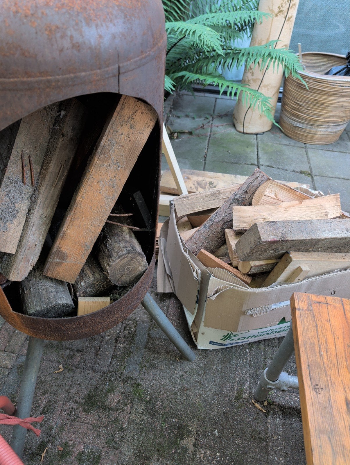 stapel/dozen met brandhout/haardhout, Minder dan 3 m³, Ophalen, Blokken