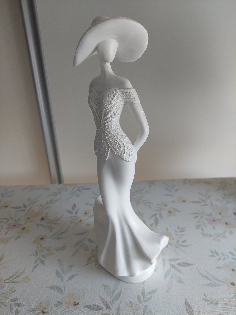 Elegant Beeld van "Dame met zwierige rok"  (NIEUW), Ophalen, Nieuw, Mens