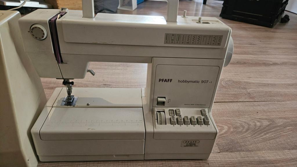Pfaff hobbymatic 907, Hobby en Vrije tijd, Naaimachines en Toebehoren, Ophalen, Gebruikt, Naaimachine, Pfaff