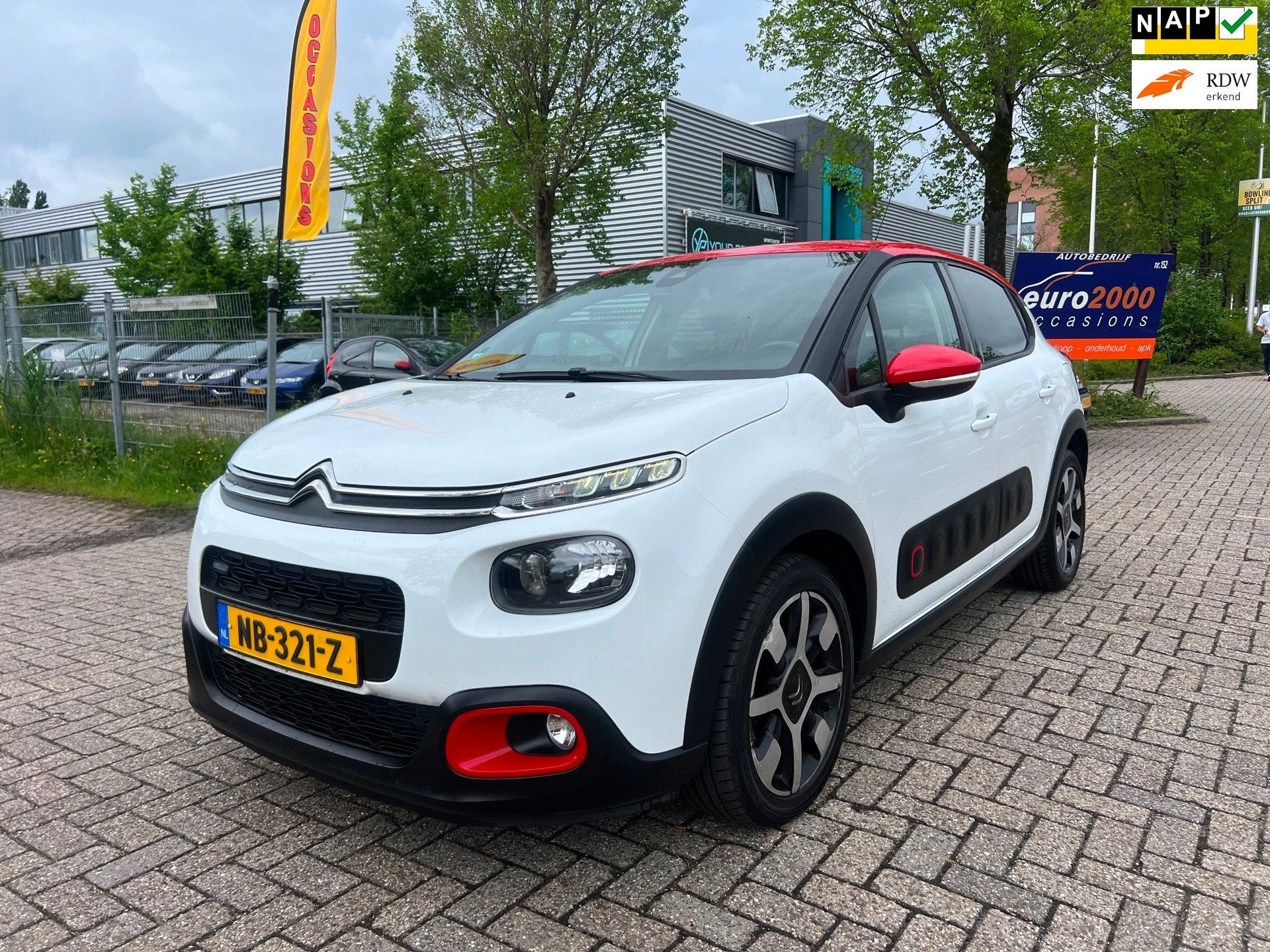 Citroen C3 1.2 PureTech Shine - Nieuwe Distributie !, Auto's, 450 kg, Euro 6, 1199 cc, 82 pk