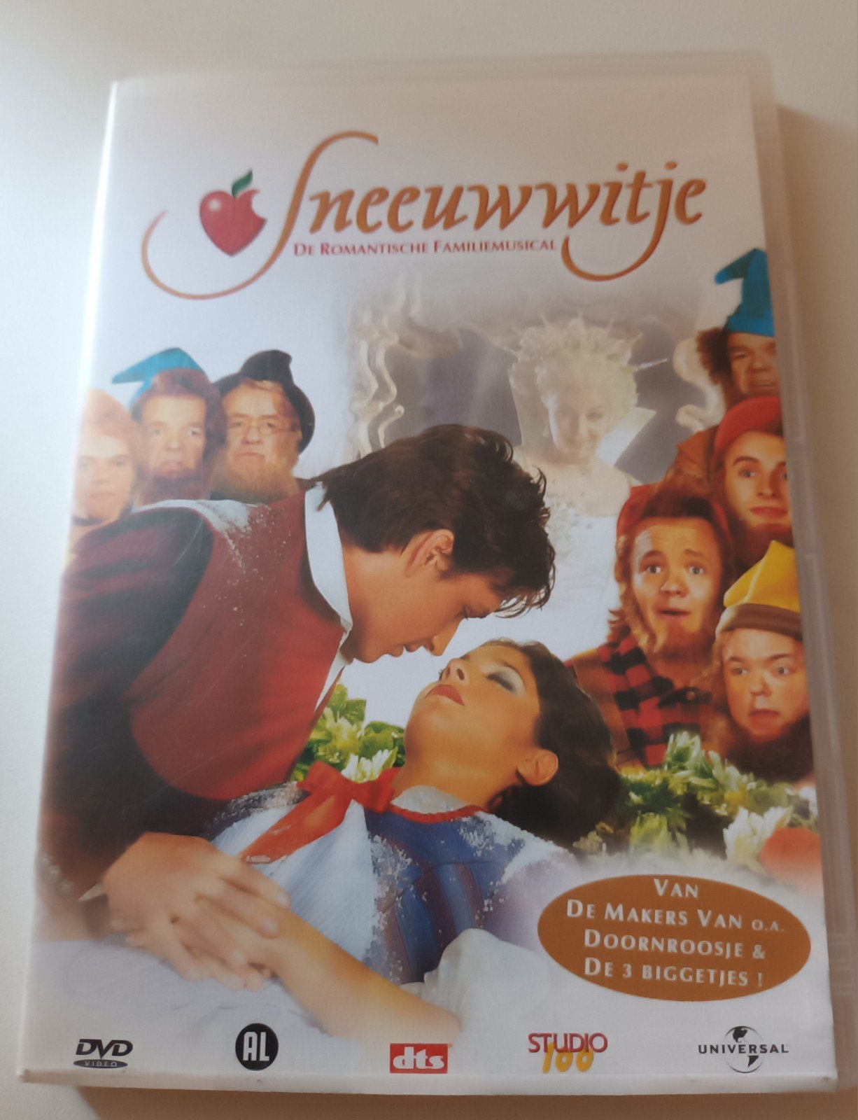 dvd studio 100 musical Sneeuwwitje, Cd's en Dvd's, Alle leeftijden, Ophalen of Verzenden, Zo goed als nieuw