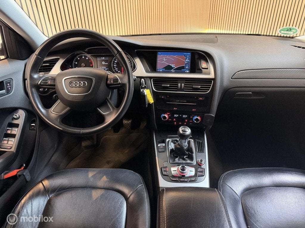 Audi A4 Limousine 1.8 TFSIe Edition OrgNL KETTING.VV! XENON, Auto's, Voorwielaandrijving, Gebruikt, A4, Wit