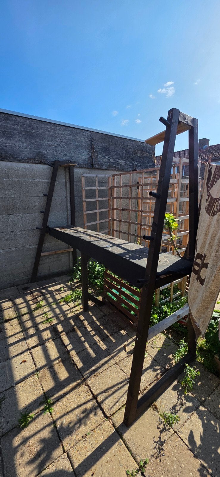 Gratis grote oppottafel / werkbank voor de tuin, Tuin en Terras, Ophalen, Gebruikt