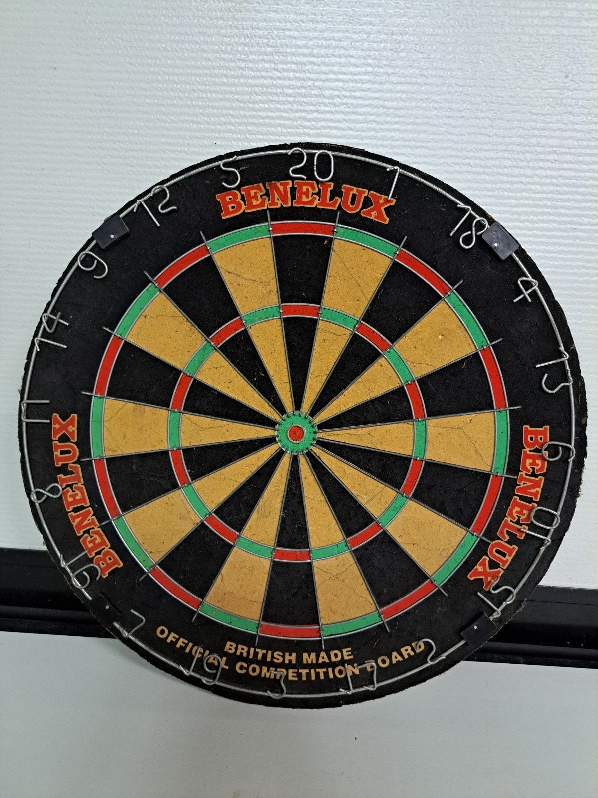 Benelux Officieel Competitie Dartbord met Kast, Sport en Fitness, Darts, Ophalen of Verzenden