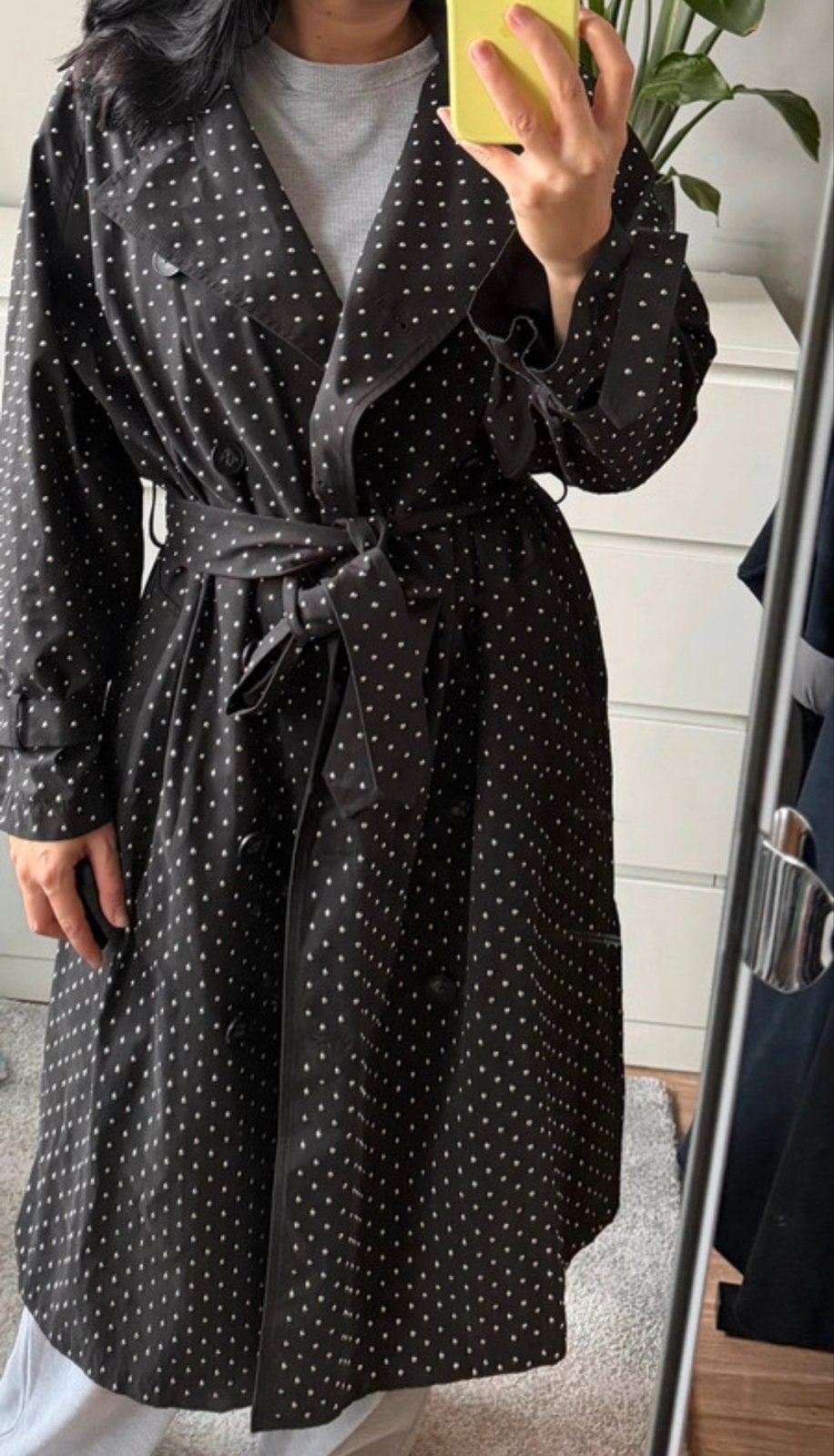 Zwarte trenchcoat Zara met zilveren studs - Maat M-L, Kleding | Dames, Verzenden, Nieuw, Maat 38/40 (M), Zwart