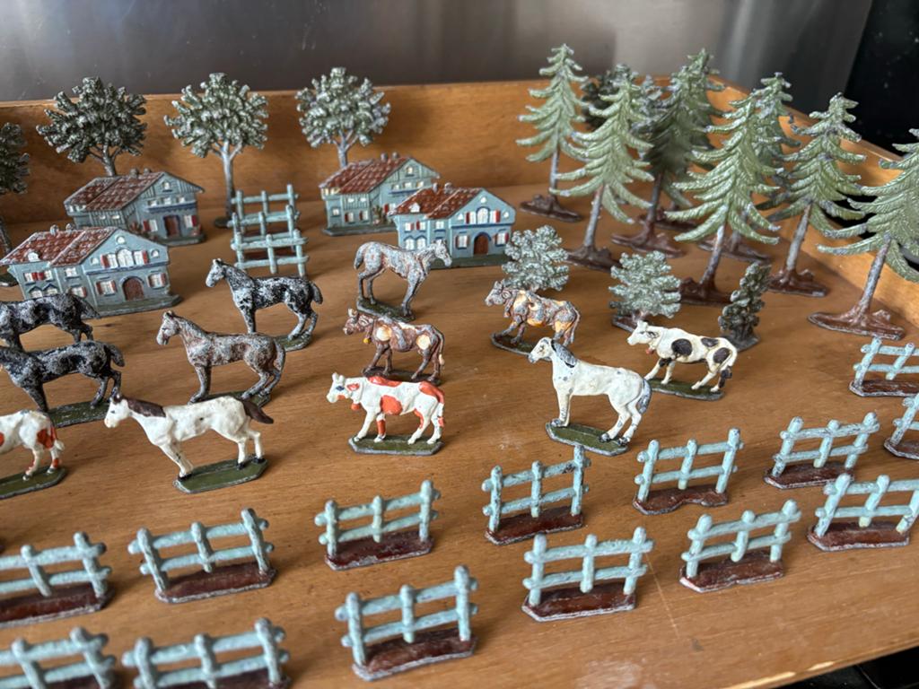 Vintage Loden Speelgoed Set: Boerderij Dieren, Huisjes, Bome, Antiek en Kunst, Antiek | Speelgoed, Ophalen of Verzenden