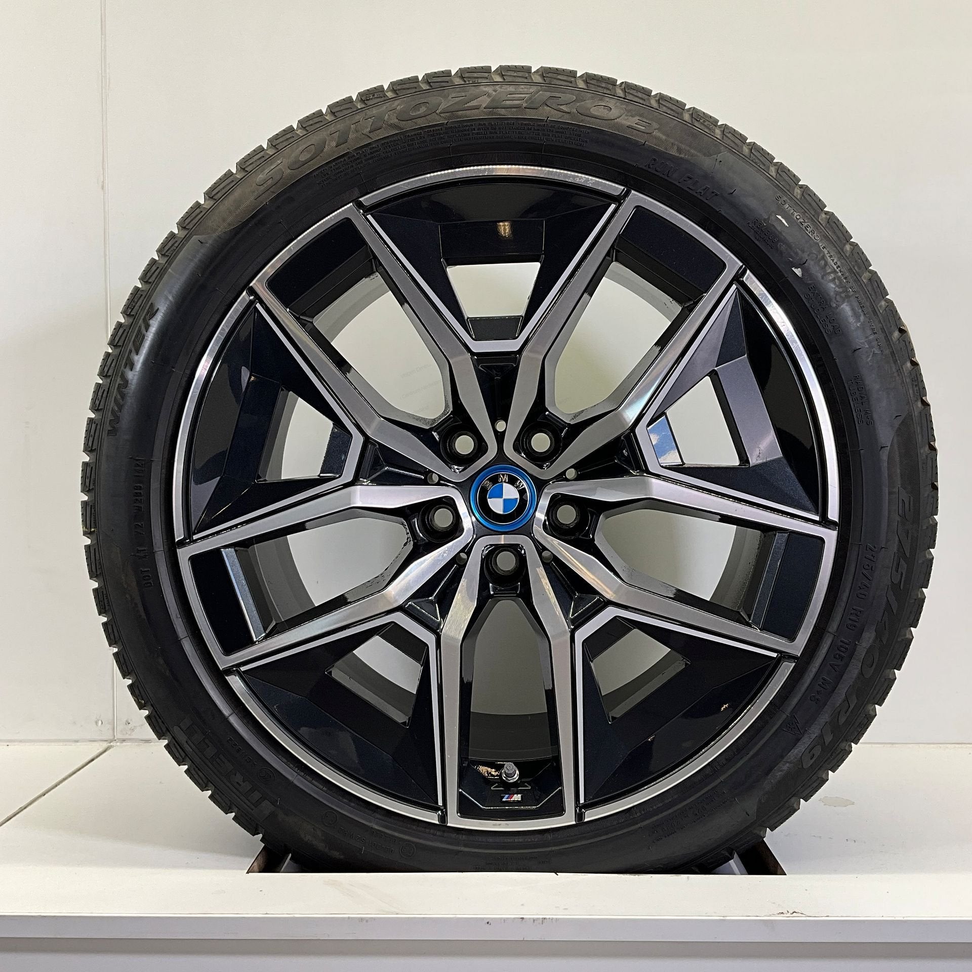 BMW 5 SERIE G60 I5 G60 SET VELGEN + WINTERBANDEN 19 INCH ORI, 19 inch, -, -, Banden en Velgen