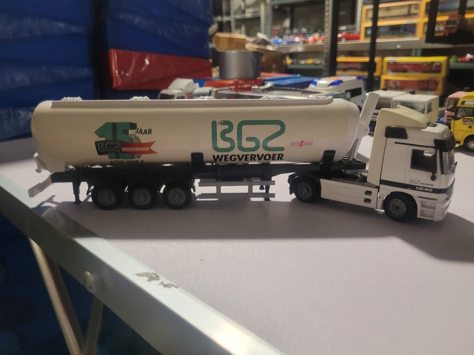 Twee vrachtauto's  bgz, Lion, Ophalen of Verzenden, Zo goed als nieuw, Lion