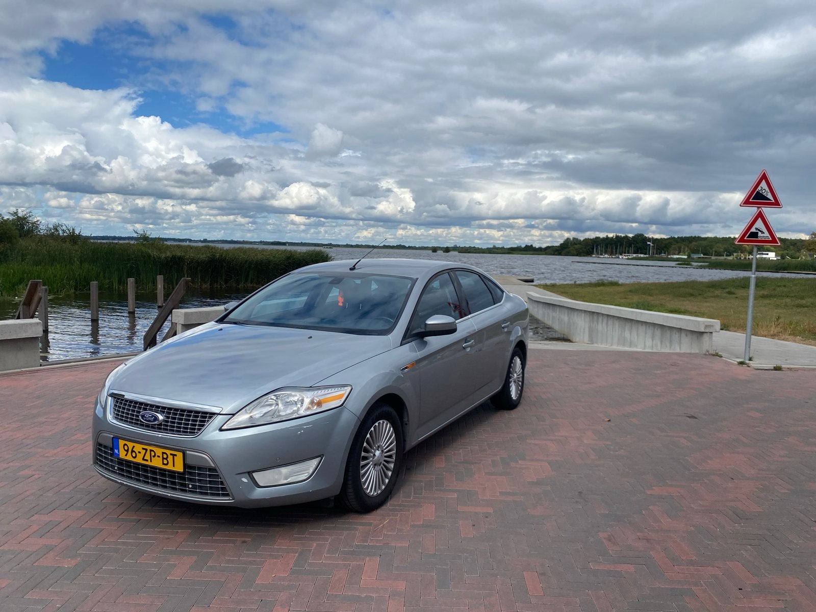 Ford Mondeo 2.0 16V 107KW 4D 2008 Grijs, Auto's, Ford, 145 pk, 4 cilinders, Origineel Nederlands, Handgeschakeld