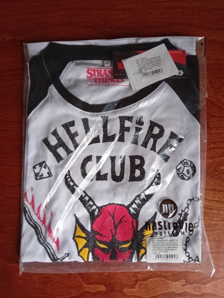 Stranger Things Hellfire Club t-shirt, Ophalen of Verzenden, Nieuw, Maat 46 (S) of kleiner, Wit
