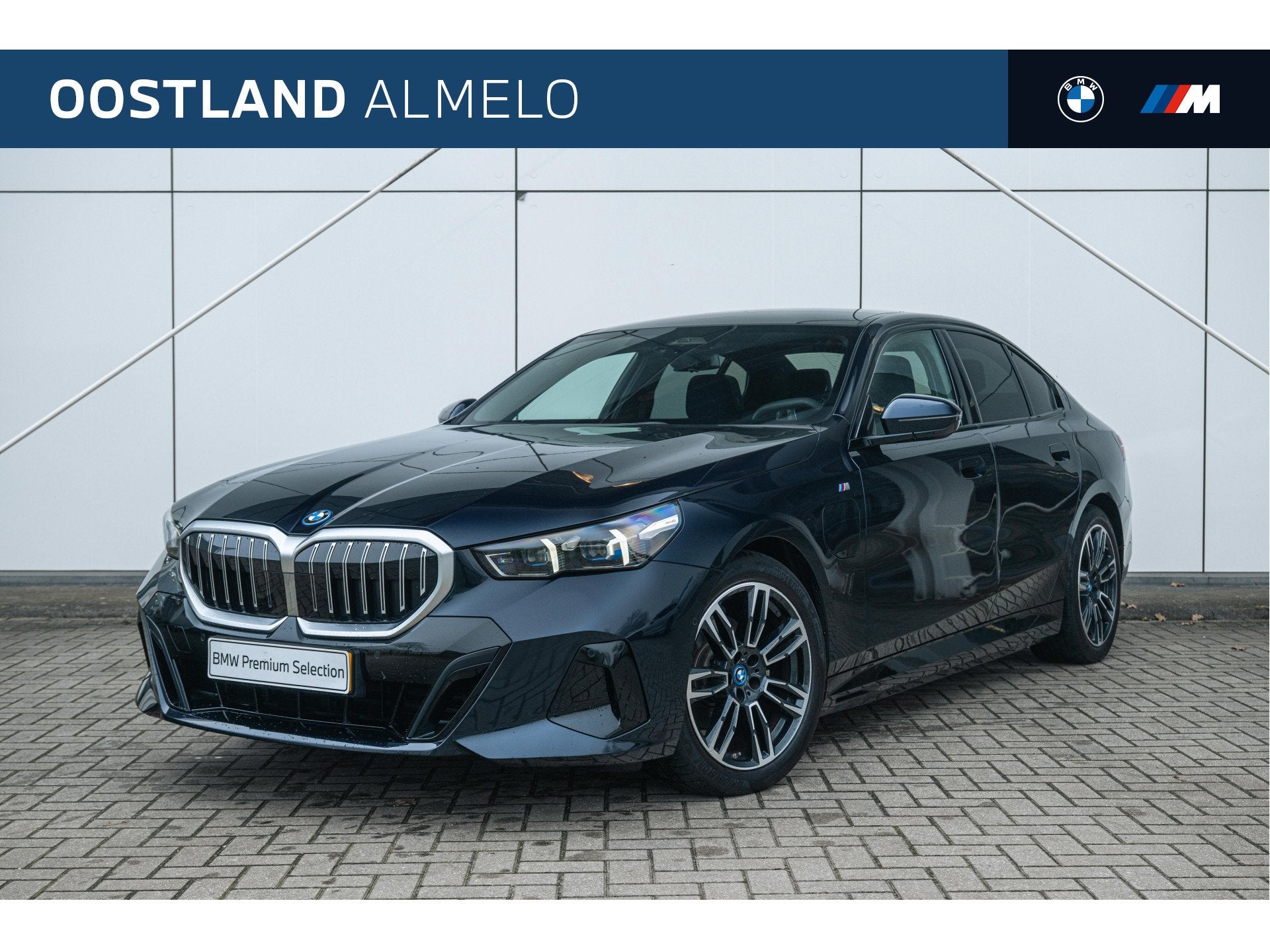BMW 5 Serie 530e M Sport Automaat / Panoramdak / Trekhaak /, Auto's, Automaat, 1998 cc, Achterwielaandrijving, Met garantie (alle)