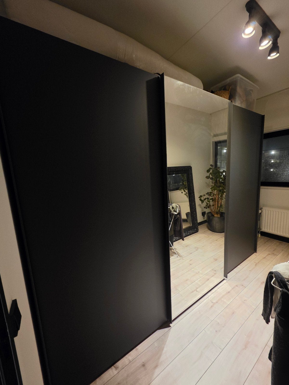 Grote kledingkast met schuifdeuren en glas, Ophalen, Met deur(en), Gebruikt, 200 cm of meer