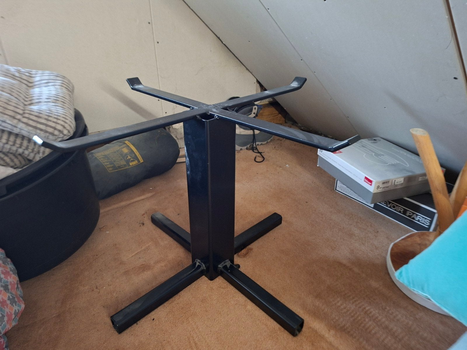 Decoratieve Marokkaanse bijzettafel met metalen onderstel, Huis en Inrichting, Tafels | Bijzettafels, Gebruikt, Metaal of Aluminium