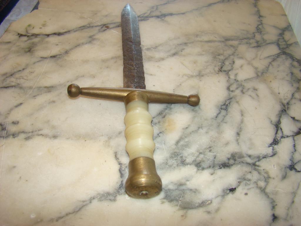 Dolken / messen, Ophalen of Verzenden, Overige soorten, Overige gebieden, Mes of Dolk