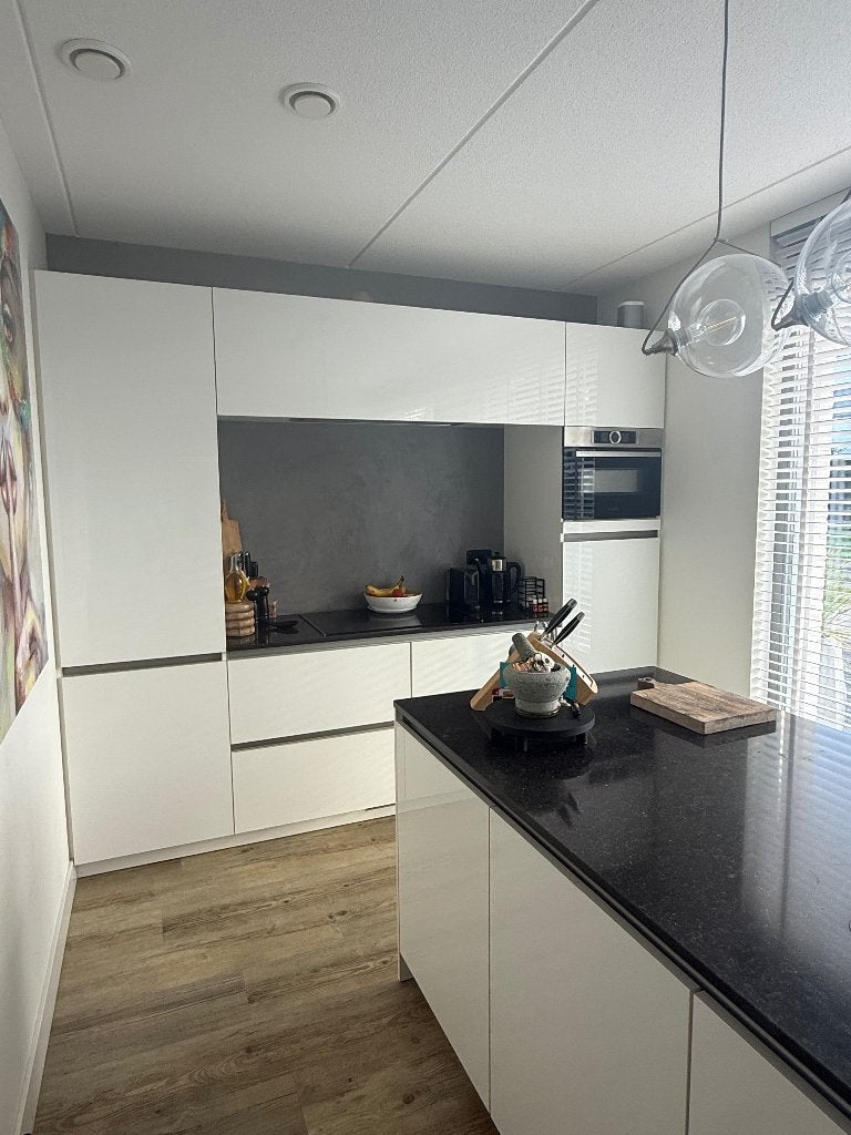 Keuken met spoeleiland, Huis en Inrichting, Ophalen, Gebruikt, Greeploos, Wit