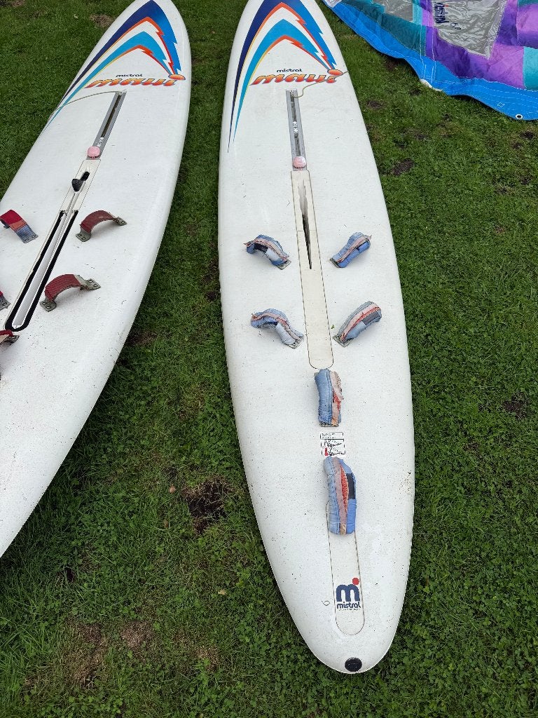 Foto 3 van 2 x Mistral Maui windsurfplank – complete set