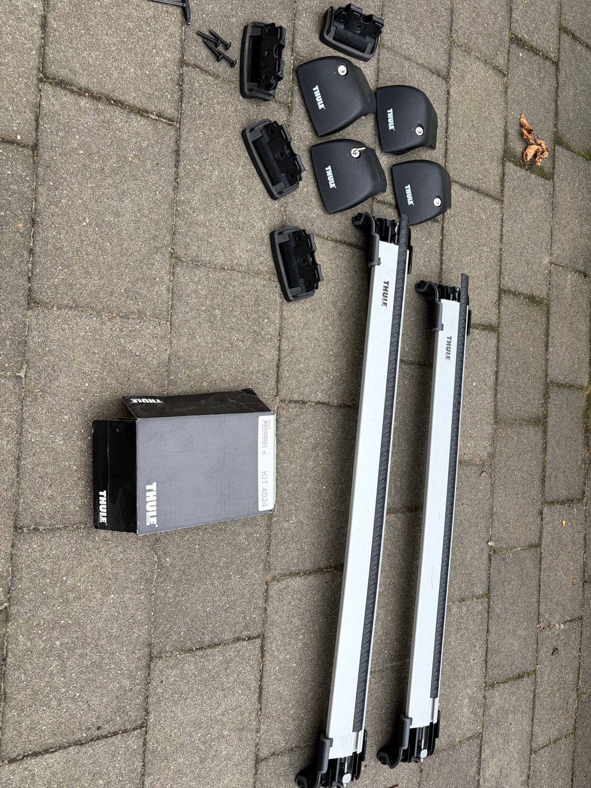 Thule WingBar Edge dakdragers met Kit 4024, Auto diversen, Dakdragers, Ophalen of Verzenden, Gebruikt