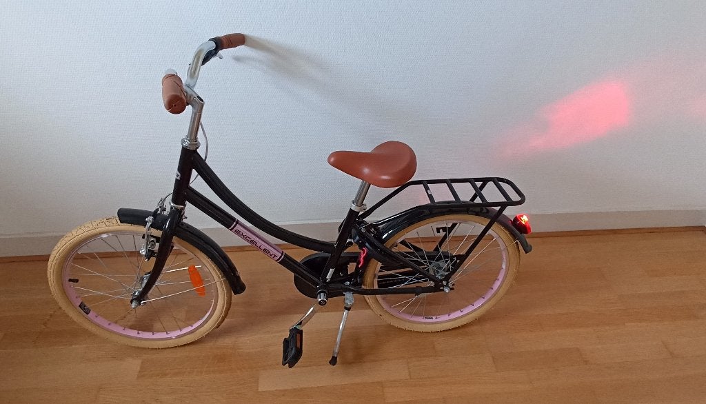 Kinderfiets Volare Excellent 20 inch Roze/Zwart, Zo goed als nieuw, Ophalen, Volare Excelent, Terugtraprem