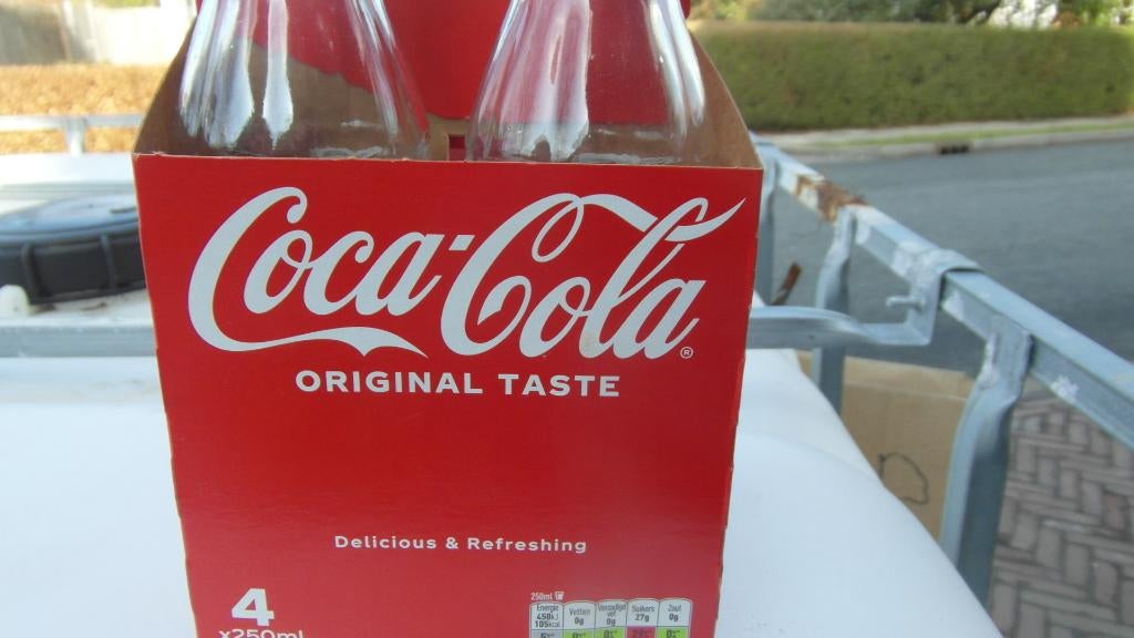 cocca cola flesjes in kartonnenverpakking, Verzamelen, Merken en Reclamevoorwerpen, Ophalen, Zo goed als nieuw, Overige typen