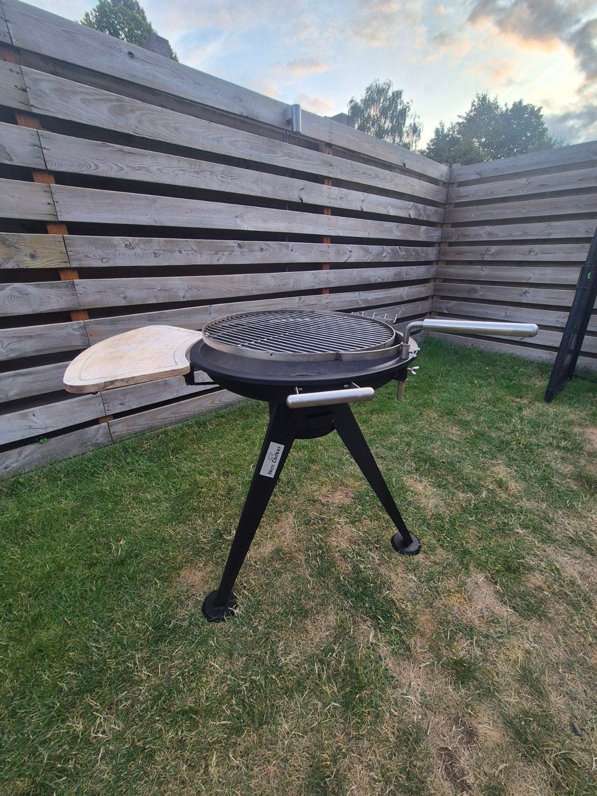Mooie kolen bbq ( Barbecue ) RVS grillrooster en zijplank, Ophalen, Gebruikt, Onbekend, Met accessoires