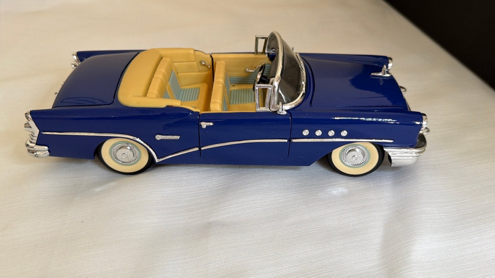 Mira/Solido 1955 Buick Century Convertible Die-cast 1:18, Hobby en Vrije tijd, Ophalen of Verzenden, Zo goed als nieuw, Auto, Solido