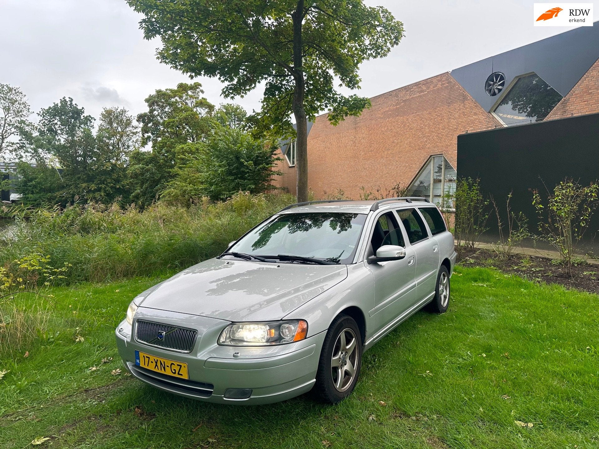 Volvo V70 2.4D Edition Classic Airco Cruise Xenon Dealer Ond, Auto's, 1553 kg, 163 pk, Diesel, Euro 4
