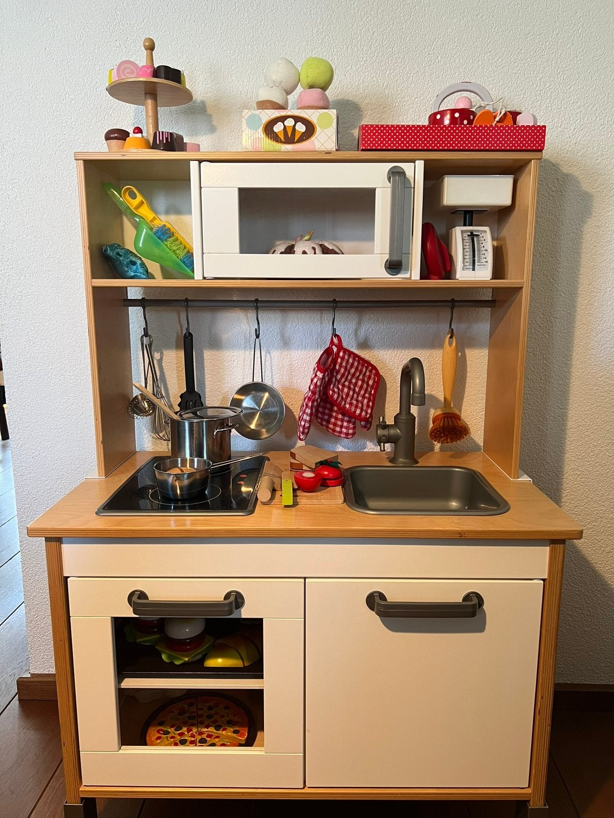 Ikea Duktig keukentje met veel speelaccessoires, Ophalen, Zo goed als nieuw, Hout, Speelkeuken