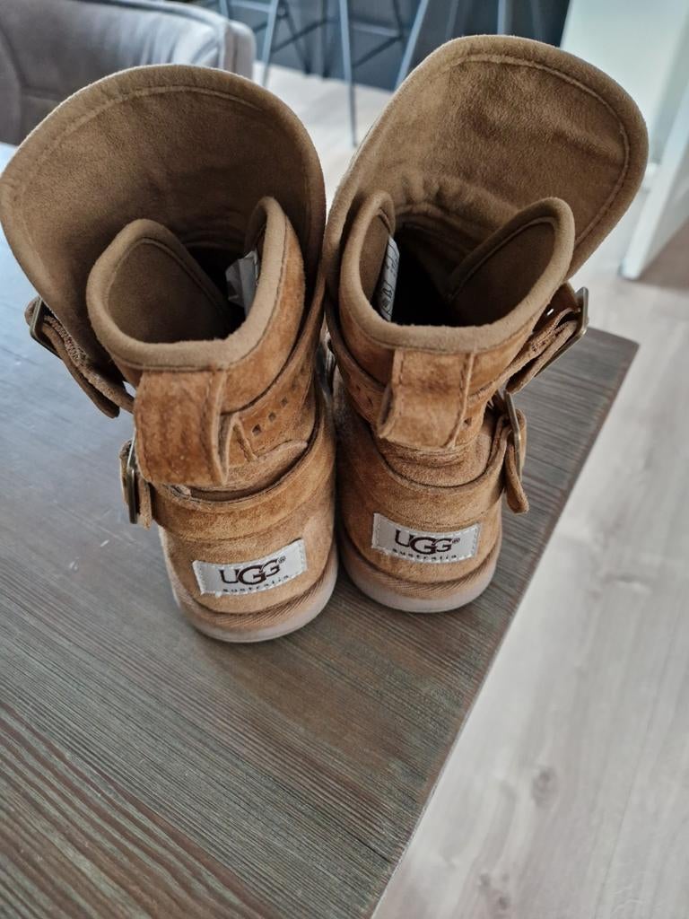 Ugg schoenen, Ophalen, UGG, Bruin, Zo goed als nieuw