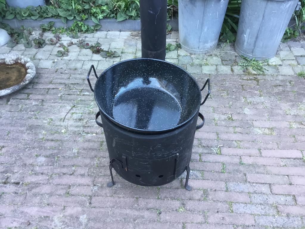 Wokpan met oor voor BBQ kookkachel (36 cm), Ophalen of Verzenden, Gebruikt, Overige materialen, Wok