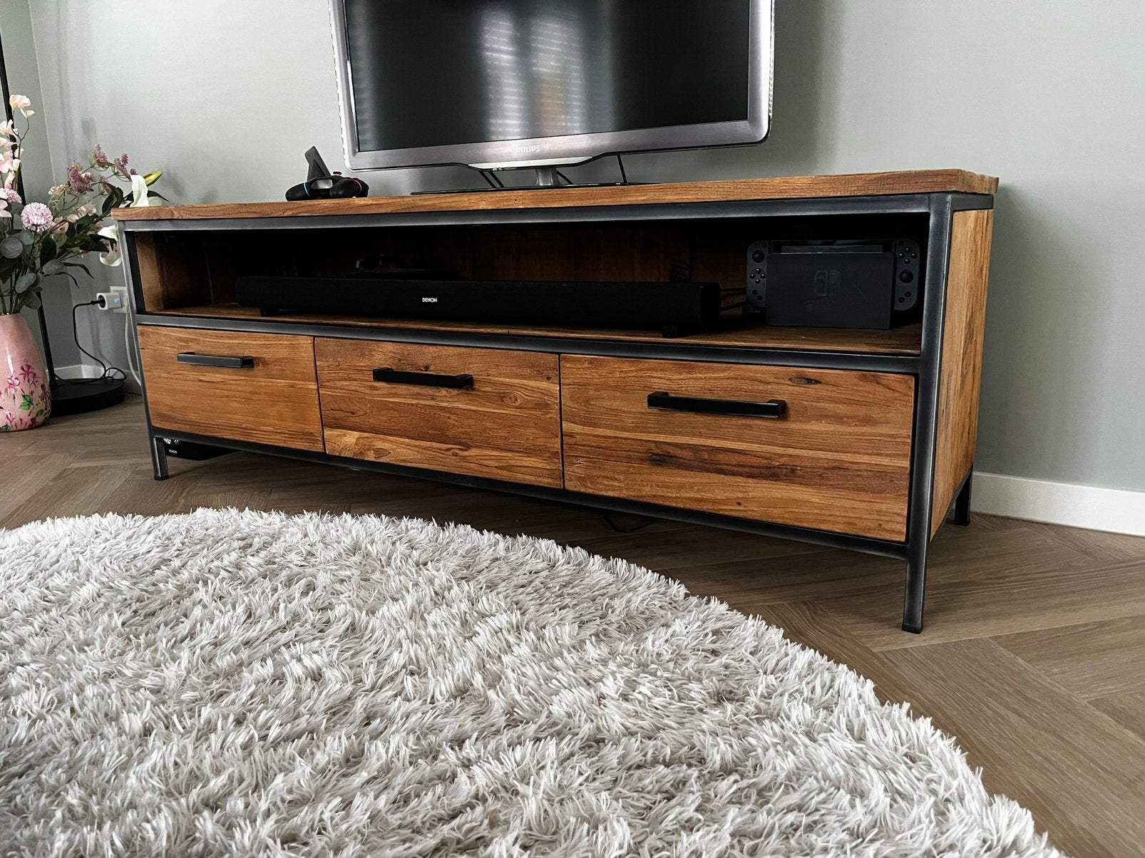 Tv meubel teak en staal, Huis en Inrichting, Kasten | Televisiemeubels, Ophalen, 100 tot 150 cm, Teakhout, Zo goed als nieuw