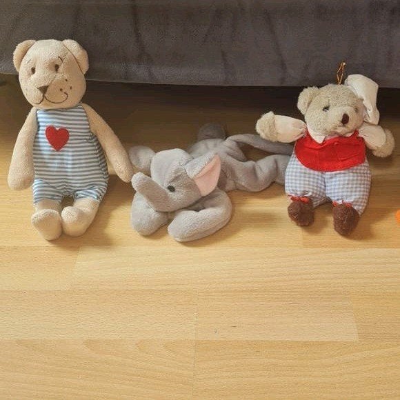 Leuke knuffels: Beer, Olifant, Muis en Vogel, Gebruikt, Beer, Ophalen of Verzenden, Met kleding of accessoire