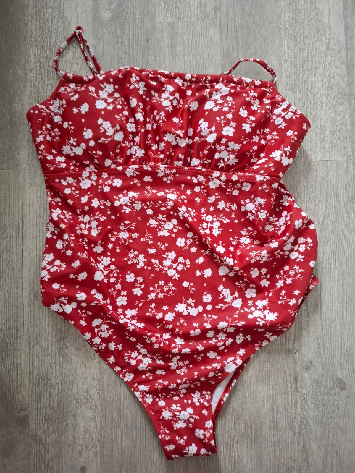 Rood badpak met bloemenprint - Maat L, Badpak, Ophalen of Verzenden, Rood, Onbekend