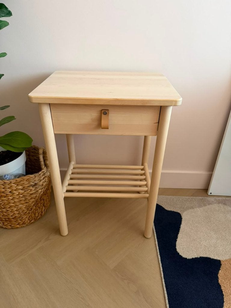 IKEA BJÖRKSNÄS Nachtkastje, Ophalen, 55 tot 70 cm, Zo goed als nieuw, 45 tot 65 cm