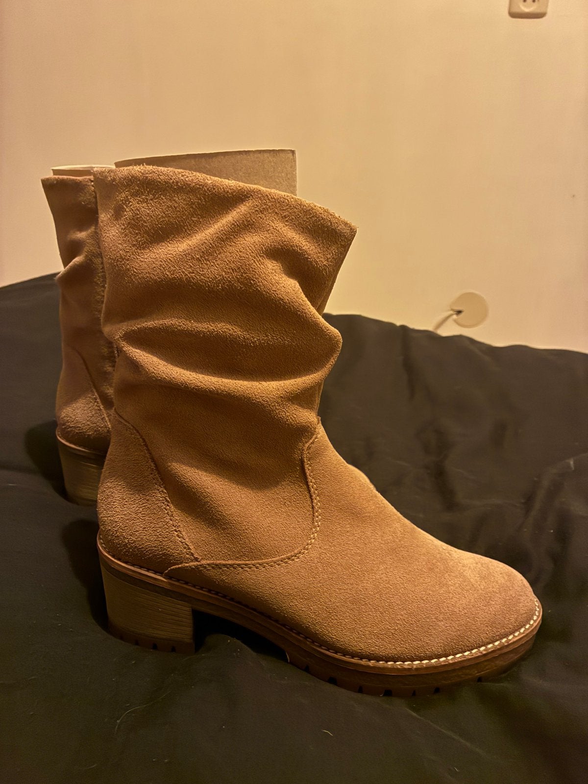Nieuw Hush Puppies 39, Ophalen of Verzenden, Zo goed als nieuw, Zwart, Sneakers of Gympen