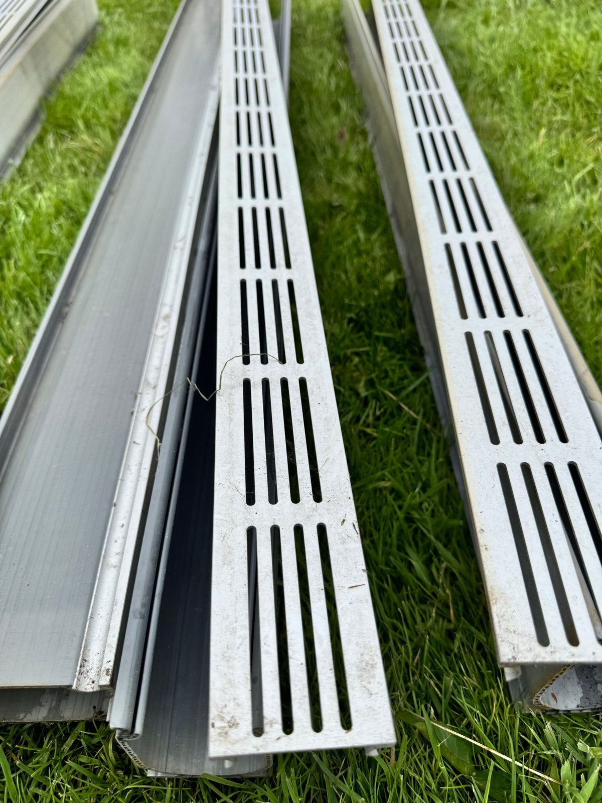 6 meter nieuwe afvoergoot met rooster, Ophalen of Verzenden, Nieuw, Metaal