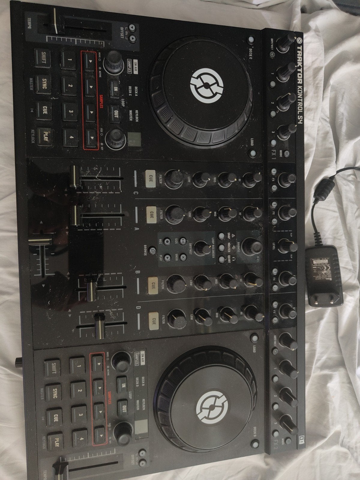 Native Instruments Traktor Kontrol S4 DJ Controller met Case, Ophalen
