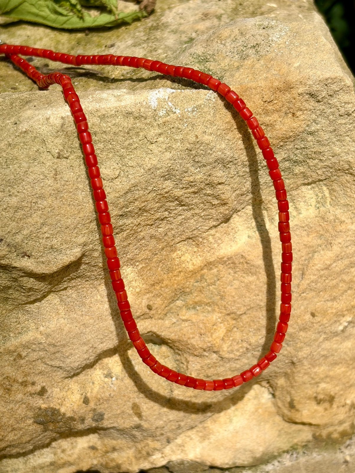 Rode Bamboo Koraal Kralen Ketting 46 cm, Ophalen of Verzenden, Nieuw, Rood, Zilver