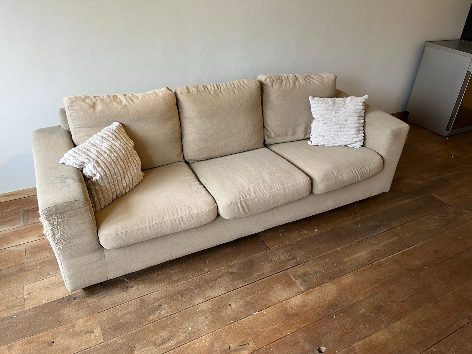 Moet weg! Comfortabele 3-zitsbank - Beige stof, Huis en Inrichting, Ophalen, Gebruikt, Driepersoons, 75 tot 100 cm
