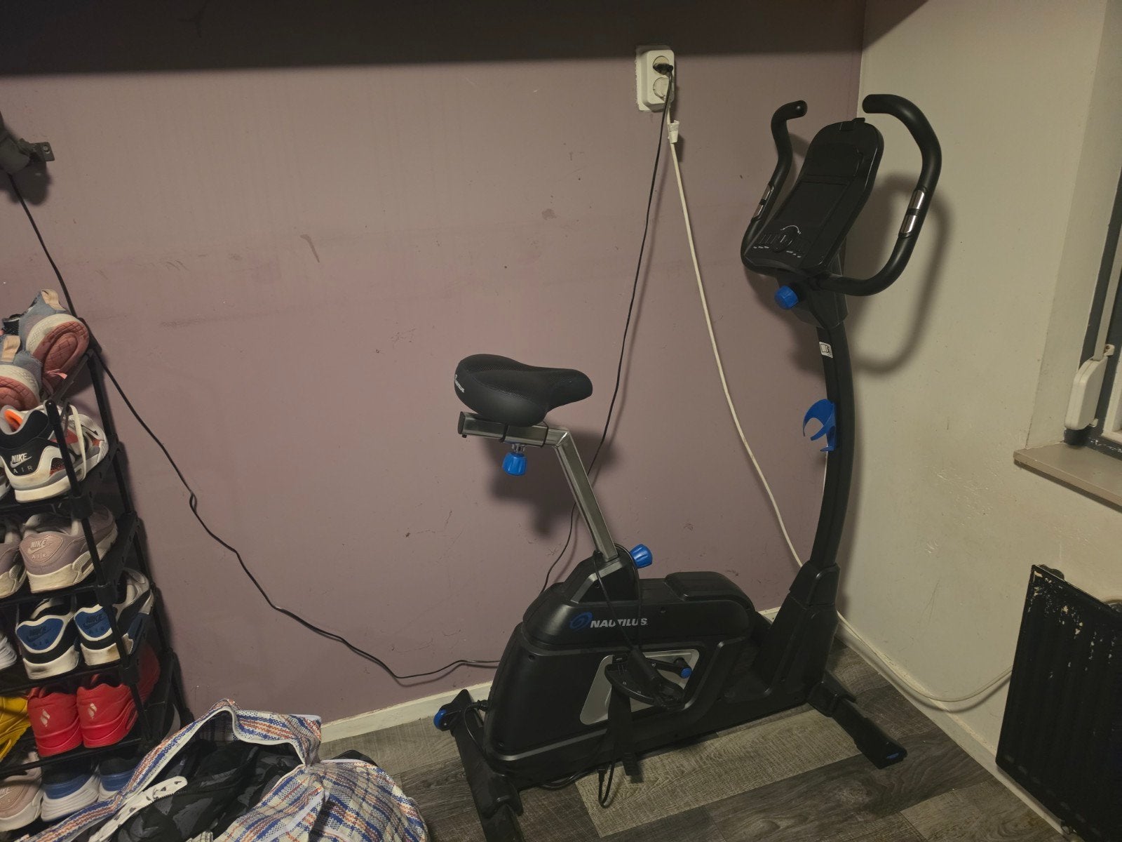 Nautilus Hometrainer - Zo goed als nieuw, Ophalen, Zo goed als nieuw, Metaal, Benen