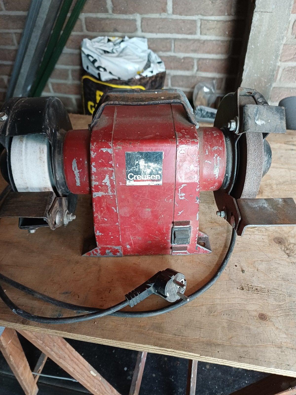 Creusen slijpmachine, Ophalen, Zo goed als nieuw, Minder dan 700 watt, Werkbankslijpmachine
