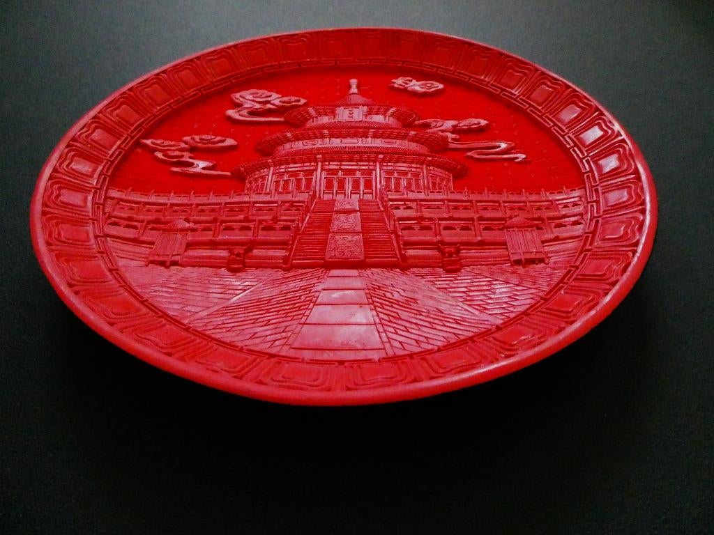 Chinees cinnabar schotel met de Tempel van de Hemel Beijing, Ophalen of Verzenden