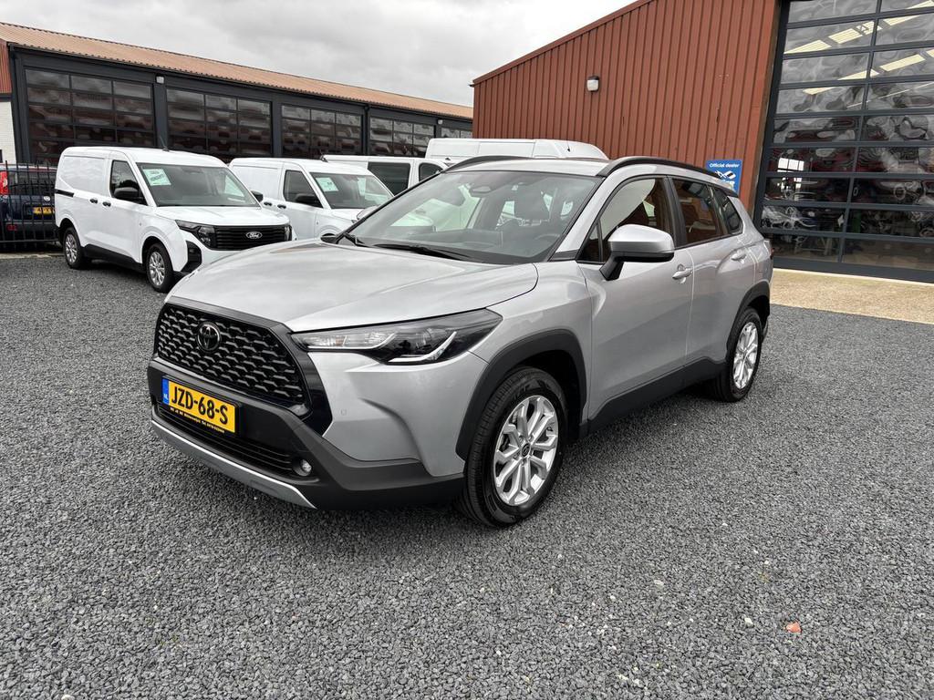 Toyota Corolla Cross HYBRID 140 ACTIVE (bj 2024, automaat), Auto's, Stof, Gebruikt, Met garantie (alle), Bedrijf