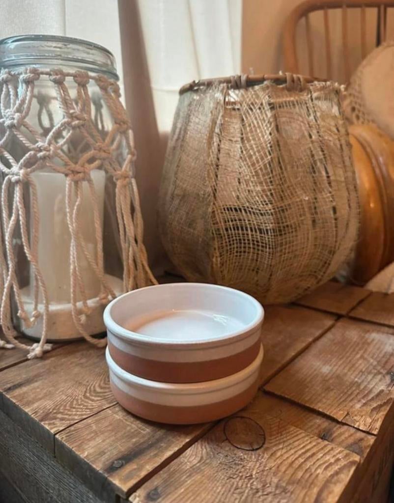 Twee tapas schaaltjes van terracotta en witte glazuur, Huis en Inrichting, Keuken | Servies, Ophalen of Verzenden, Nieuw