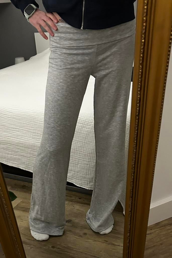 Bershka flared joggingbroek grijs zga nieuw omslag taille M, Maat 38/40 (M), Ophalen of Verzenden, Zo goed als nieuw, Grijs