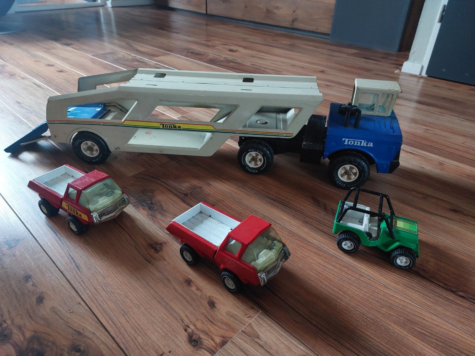 Tonka Speelgoed Set: Vrachtwagen, Oplegger en Pick-ups, Ophalen, Gebruikt