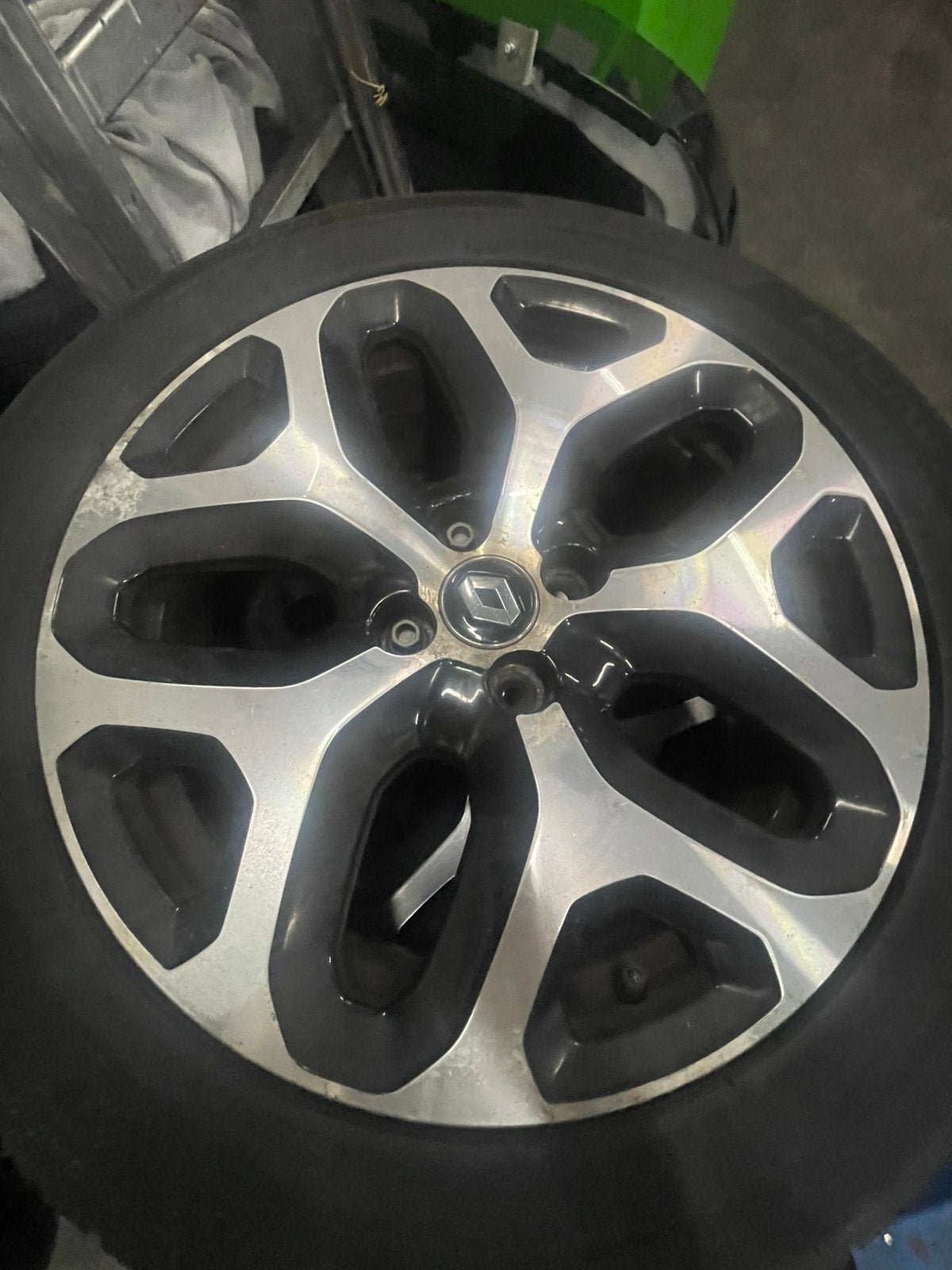 Renault Captur lm velgen  met banden 2018, Ophalen of Verzenden, Voor, Renault, Bumper