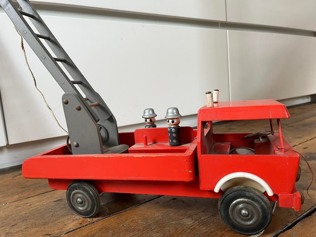 Brocante brandweer auto met poppetjes, Ophalen of Verzenden