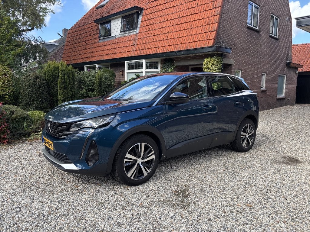 Peugeot 3008 SUV Active(+) Blauw -DEC 2022 AUTOM. KM 54.400, Auto's, Stof, 1199 cc, Blauw, 690 kg